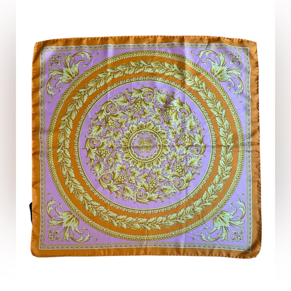 Versace barocco 24X25 100% silk scarf new